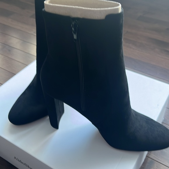 COPY - New never worn Aldo heeled booties size 9 - Picture 6 of 6